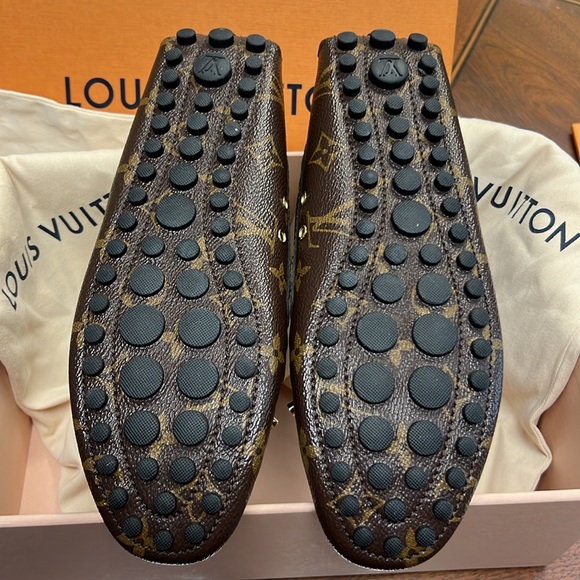 Louis Vuitton Gloria Loafers, Size M39 - Picture 3 of 9